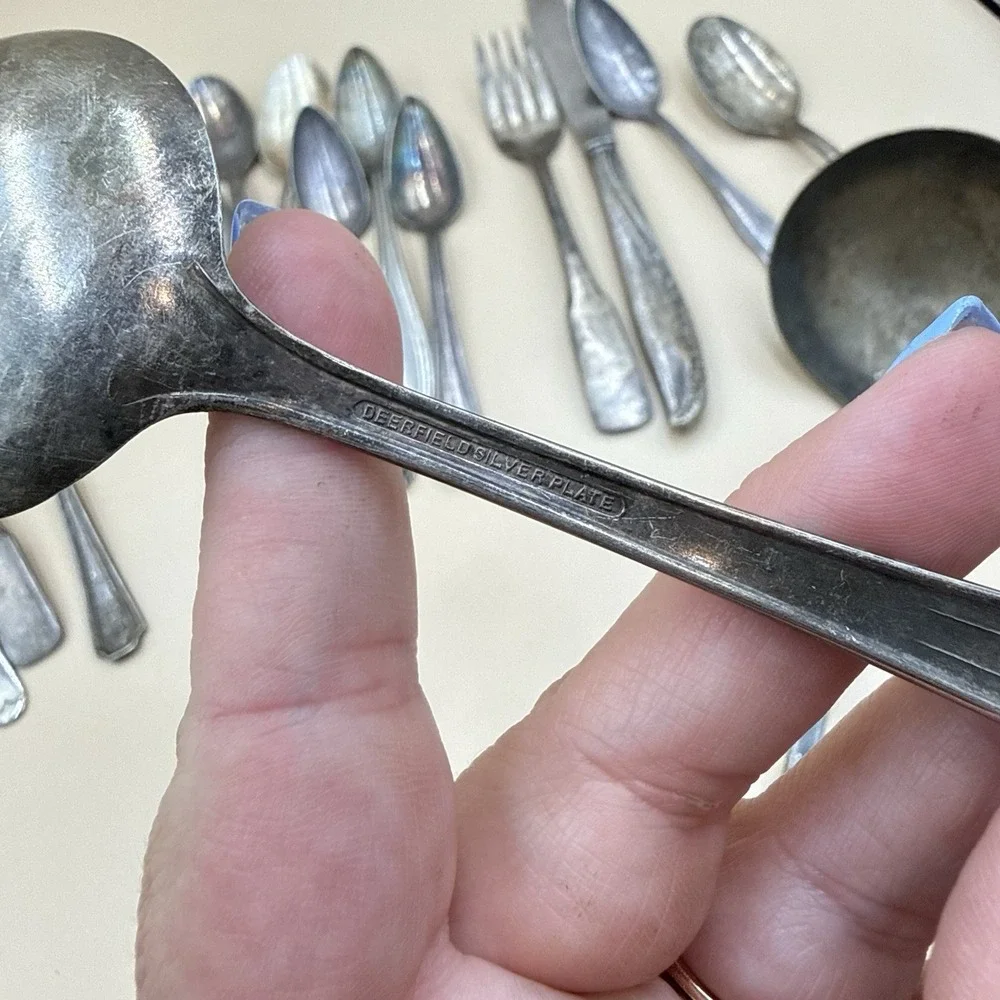 16 Pieces of Misc‎ Vintage Silver Plate Flatware Various Deerfield Bailey Banks